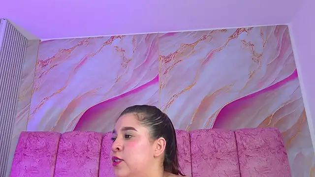 emmacurvy élő XXX-chatje