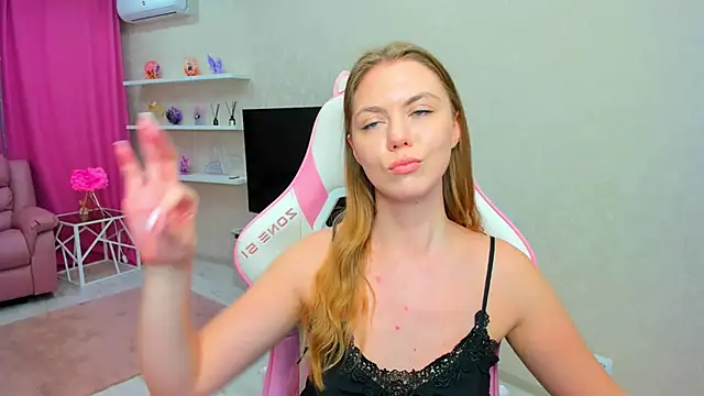 Strawberrye 现场XXX聊天