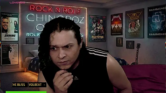 Show modela chino_roz na web-kameri