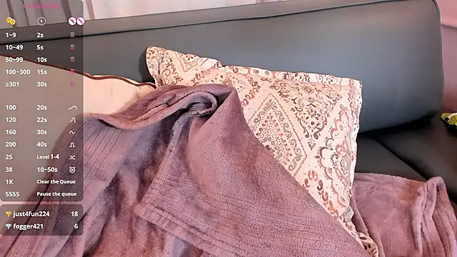 alison_ferrera_'s Live XXX Chat