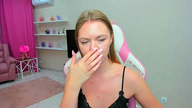 Chat +18 de Strawberrye ao vivo