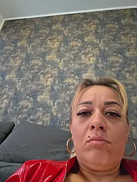 RuxyHuge42ETT: вебкам-шоу