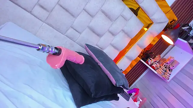 bigass_monic's Live XXX Chat