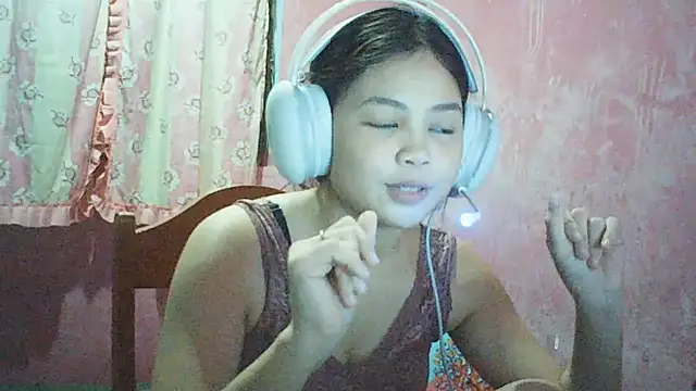 DessertFlower's Live XXX Chat