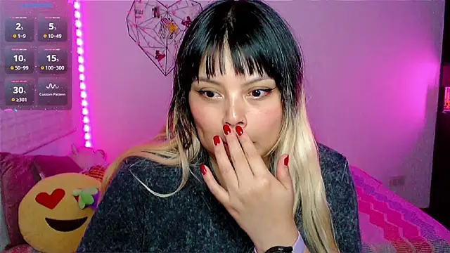 EllieMoonX Chat XXX in diretta