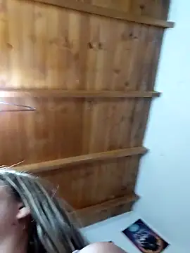 Czat XXX na żywo – Iris_love18