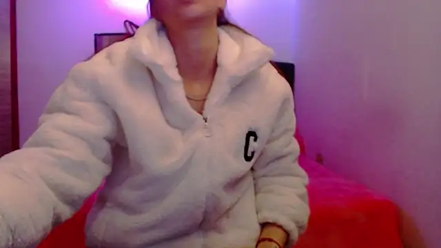 holy_juli's Live XXX Chat