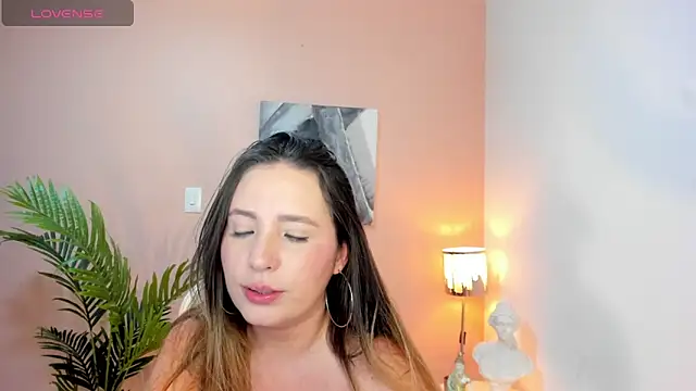 Онлайн чат XXX HannaMiller_1