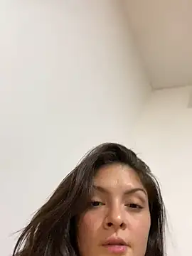 Chat +18 de Danielaeliana ao vivo