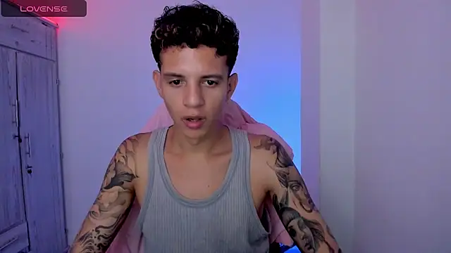 tylernova Adlı Modelin Canlı XXX Sohbeti