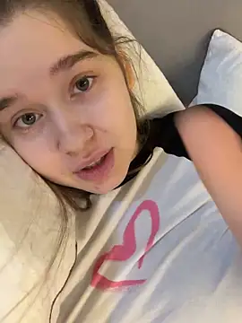 HornyGirlH webkamerás műsora