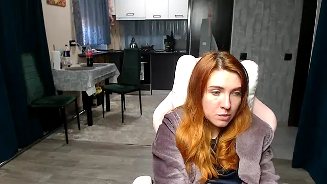 Reginasmilee: онлайн-секс-чат