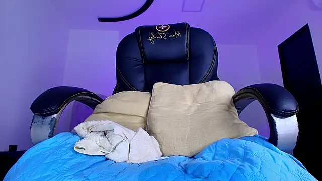 naomi_kyse লাইভ XXX চ্যাট