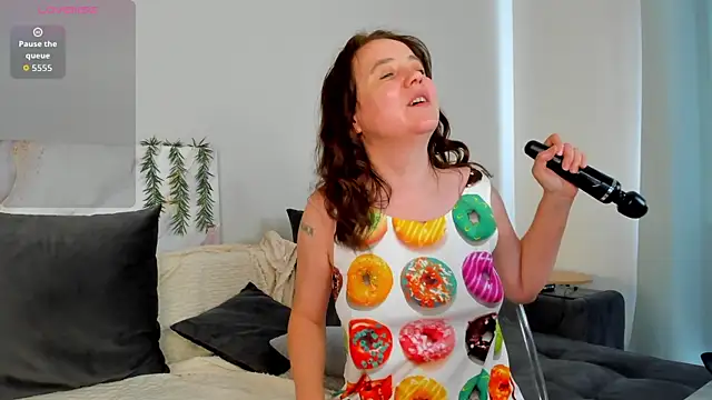 Kira_Adler Chat XXX in diretta