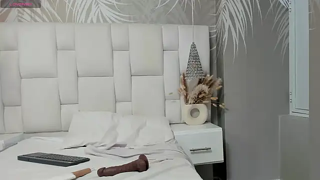 your_sissytrans' Webcam Show