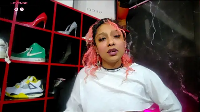 Indianbrownie Show in webcam