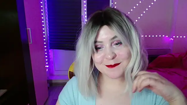 Lulovia's Live XXX Chat