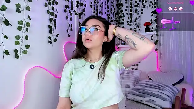 Chatroom XXX en direct de Samii_Evans