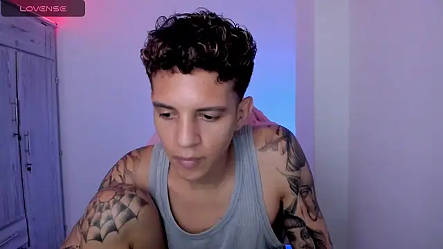tylernova Chat XXX live