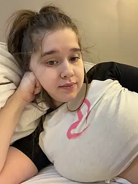 HornyGirlH Pertunjukan Webcam