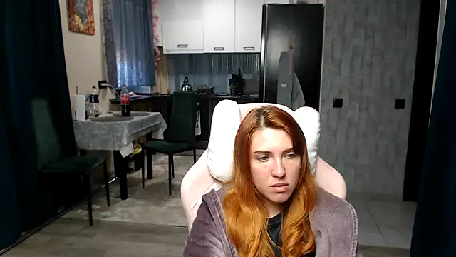 Chat +18 de Reginasmilee ao vivo