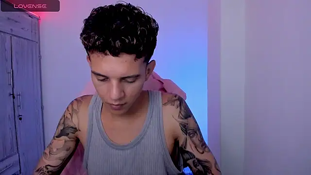 Chat XXX ao vivo de tylernova