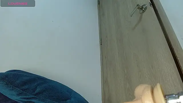 Chat +18 de avaleri_cherry ao vivo