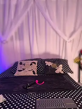 Chatroom XXX en direct de AdyanaRosies