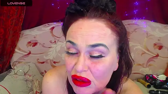 hotzlata's Live XXX Chat