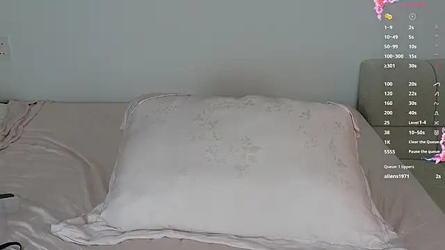 Lianaughtybaker's Live XXX Chat