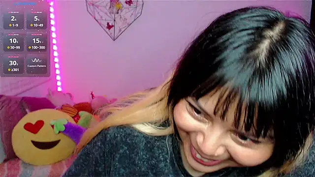 EllieMoonX লাইভ XXX চ্যাট