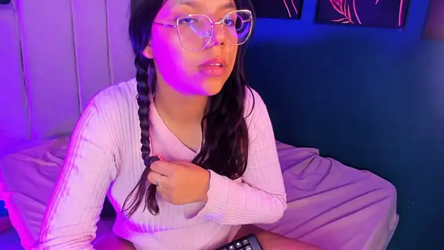 Chat XXX ao vivo de Violet_Roux_