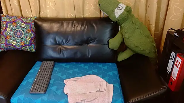 Chatroom XXX en direct de Miia_Rosee_