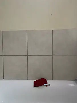 Kikie23 Adlı Modelin Canlı XXX Sohbeti