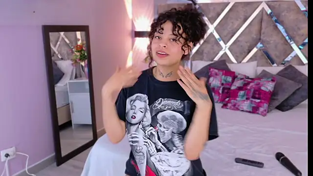 KatherineGomez Adlı Modelin Canlı XXX Sohbeti