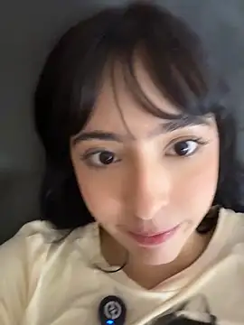 HinaSweet Adlı Modelin Canlı XXX Sohbeti