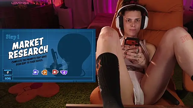 GennaJames webcam show