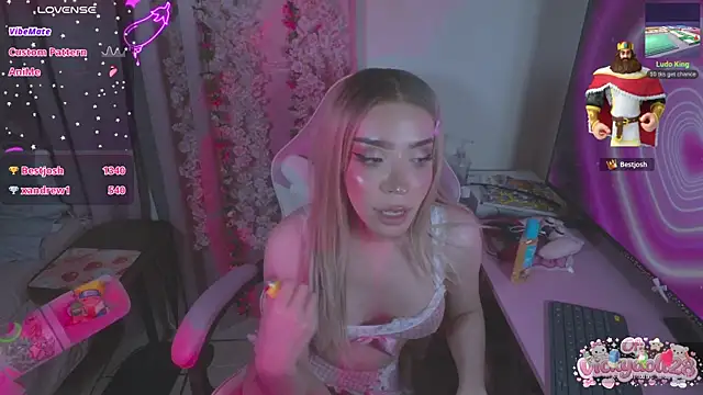 victoriabb28 webcam show