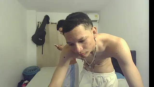 pocket_loversxxx webkamerás műsora