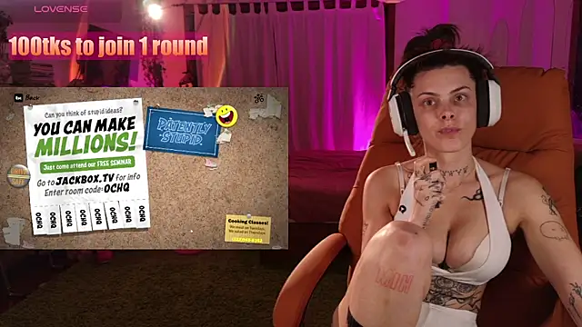 GennaJames' Webcam Show