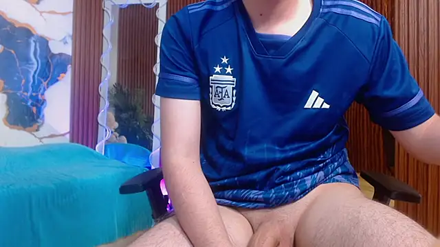 Show modela Andres_Tay na web-kameri