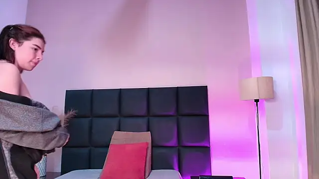 Zamira_Taylor Live XXX-chat