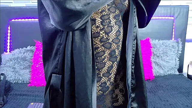 XXX chat uživo modela SeraphynLuxora