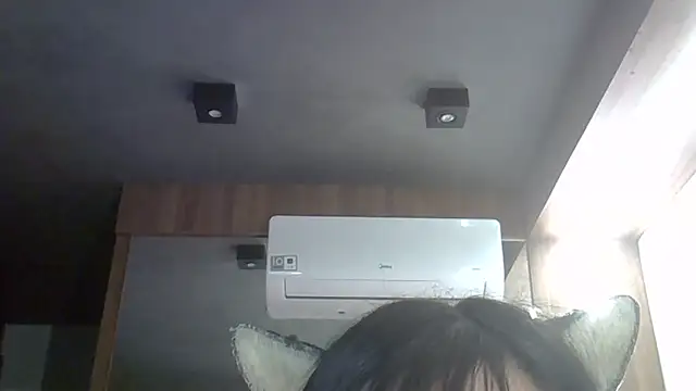 SkinnyKitten Show in webcam