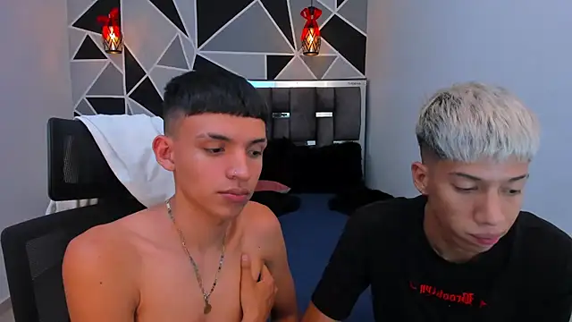 Juan_Nd_Steven's Live XXX Chat