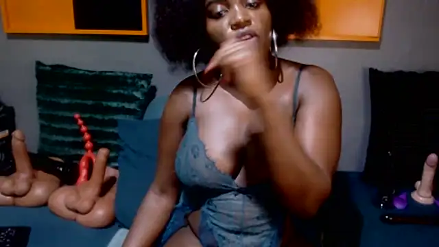 DarkNSpicy4U's Live XXX Chat