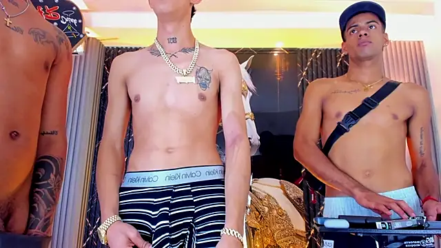 Show webcam de the_knights_of_the_night_