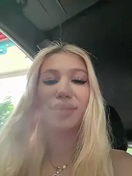 Kiss_Auroraa Webcam Show