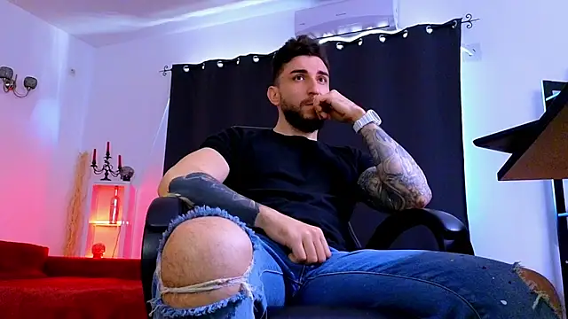 MightyAaron66 élő XXX-chatje