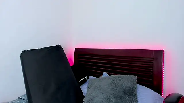 vanessa_saquirt Adlı Modelin Canlı XXX Sohbeti